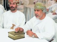 علي بن حمود يدشن مجلة البرواز ويضيء شمعة في سماء الثقافة العمانية