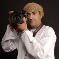 بسبب ملامح  رجولة مبكرة لطفل وتعبيرات وجهه الحادة أحمد الكندي يحصل على جائزة  لتصوير البورتريه في سلوفينا 