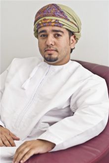 قراءة في قصيدة (مداين مظلمة وقبور) للشاعر علي الانصاري للكاتبة فاطمة القمشوعي